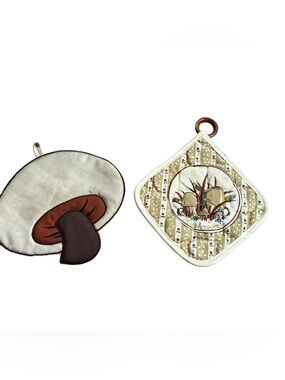 Vintage 70s Mushroom Pot Holders Wood Handle